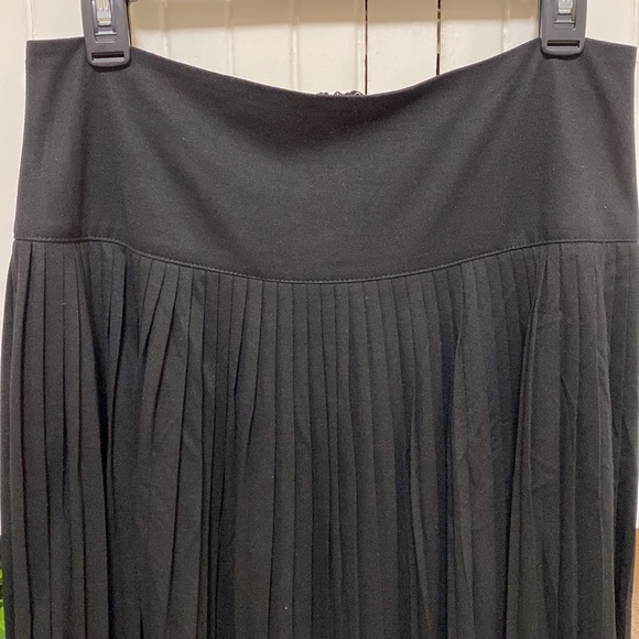 Classic Accordion Midi Skirt - a new day / 10 - Picture 2 of 7